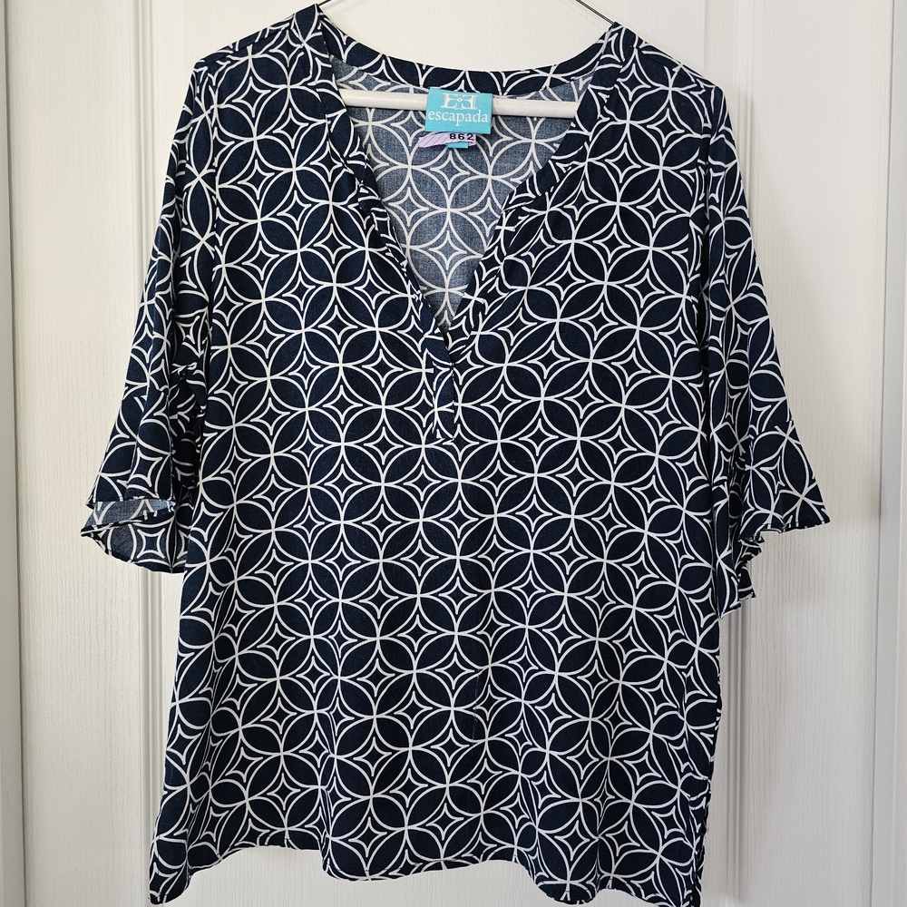 Escapada Navy and White Geometric Women's Top